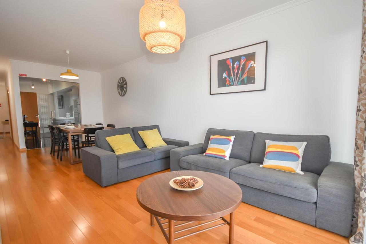 Spacious 3 Bedroom By The Beach Caniço Exterior foto